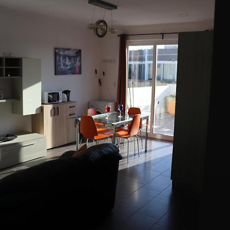 St Julians Sliema Penthouse 3 Minutes Walk From Seafront Exterior foto