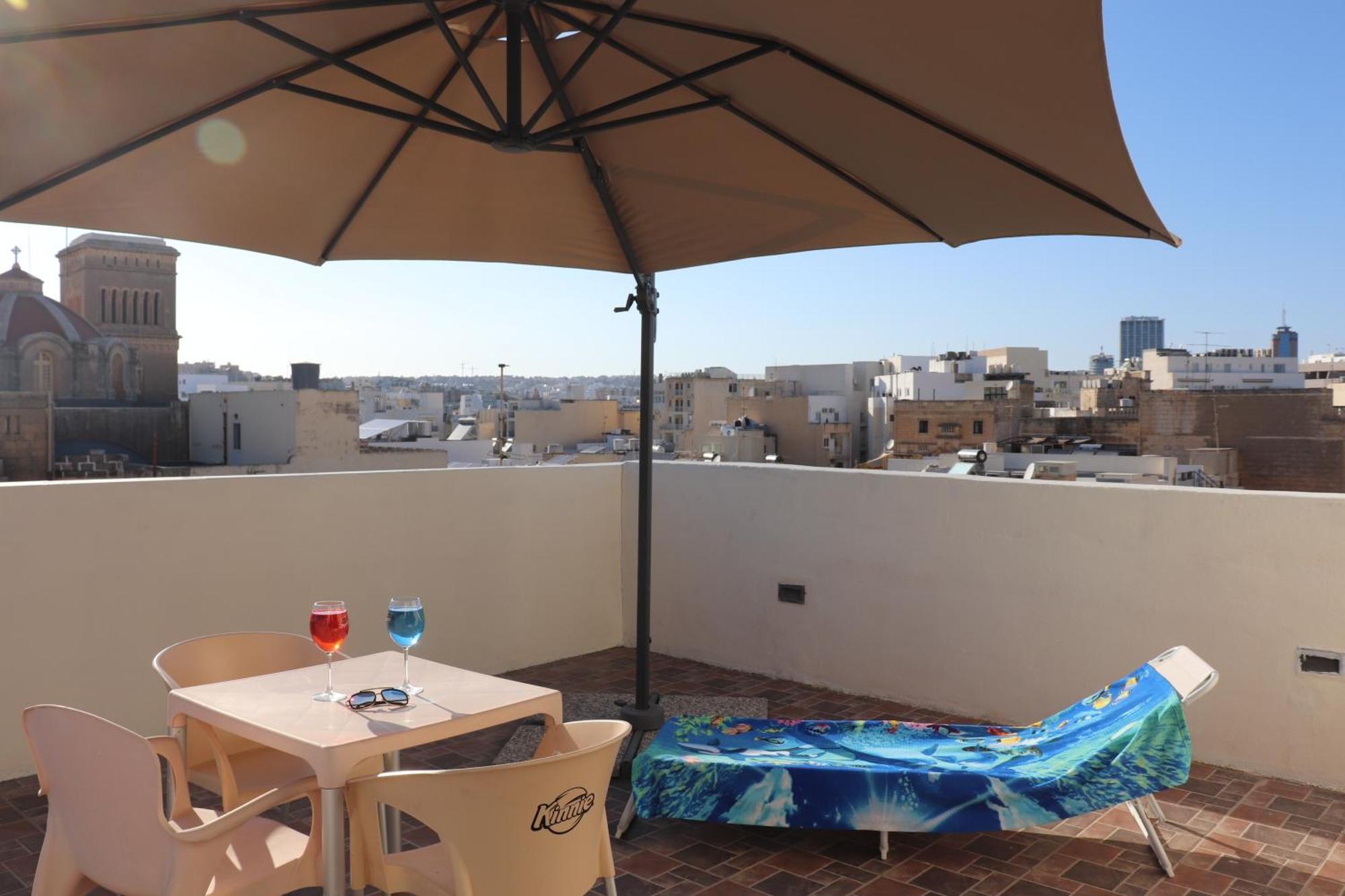 St Julians Sliema Penthouse 3 Minutes Walk From Seafront Exterior foto