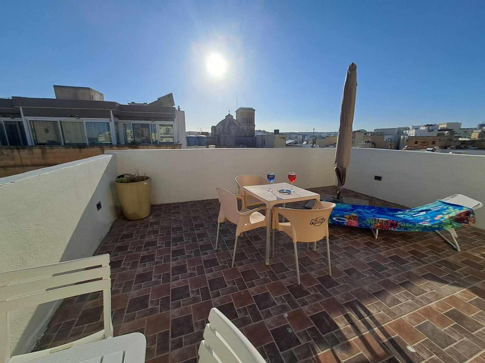 St Julians Sliema Penthouse 3 Minutes Walk From Seafront Exterior foto