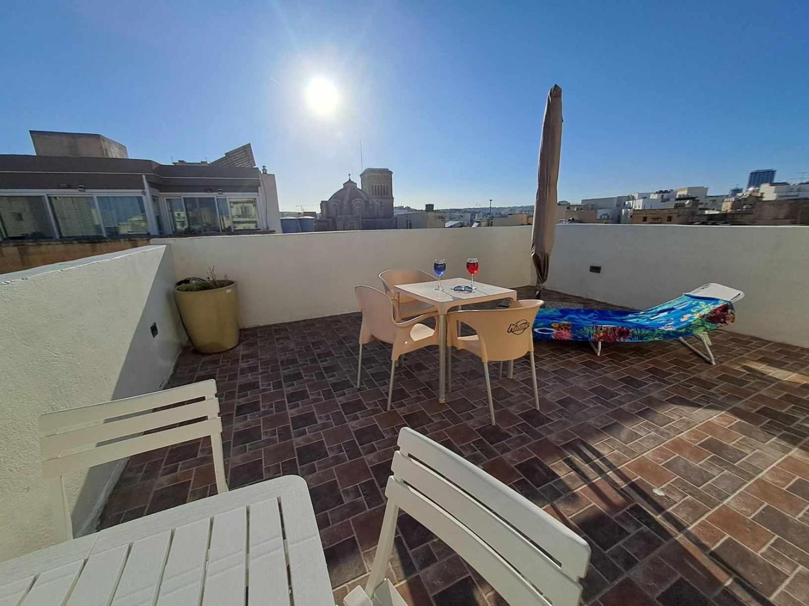 St Julians Sliema Penthouse 3 Minutes Walk From Seafront Exterior foto