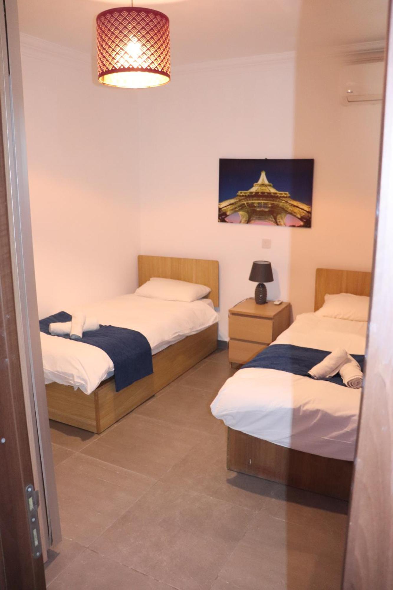 St Julians Sliema Penthouse 3 Minutes Walk From Seafront Exterior foto