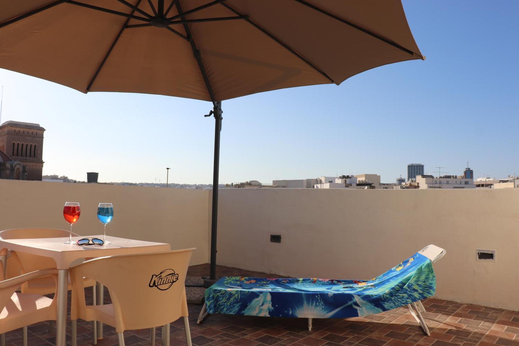 St Julians Sliema Penthouse 3 Minutes Walk From Seafront Exterior foto