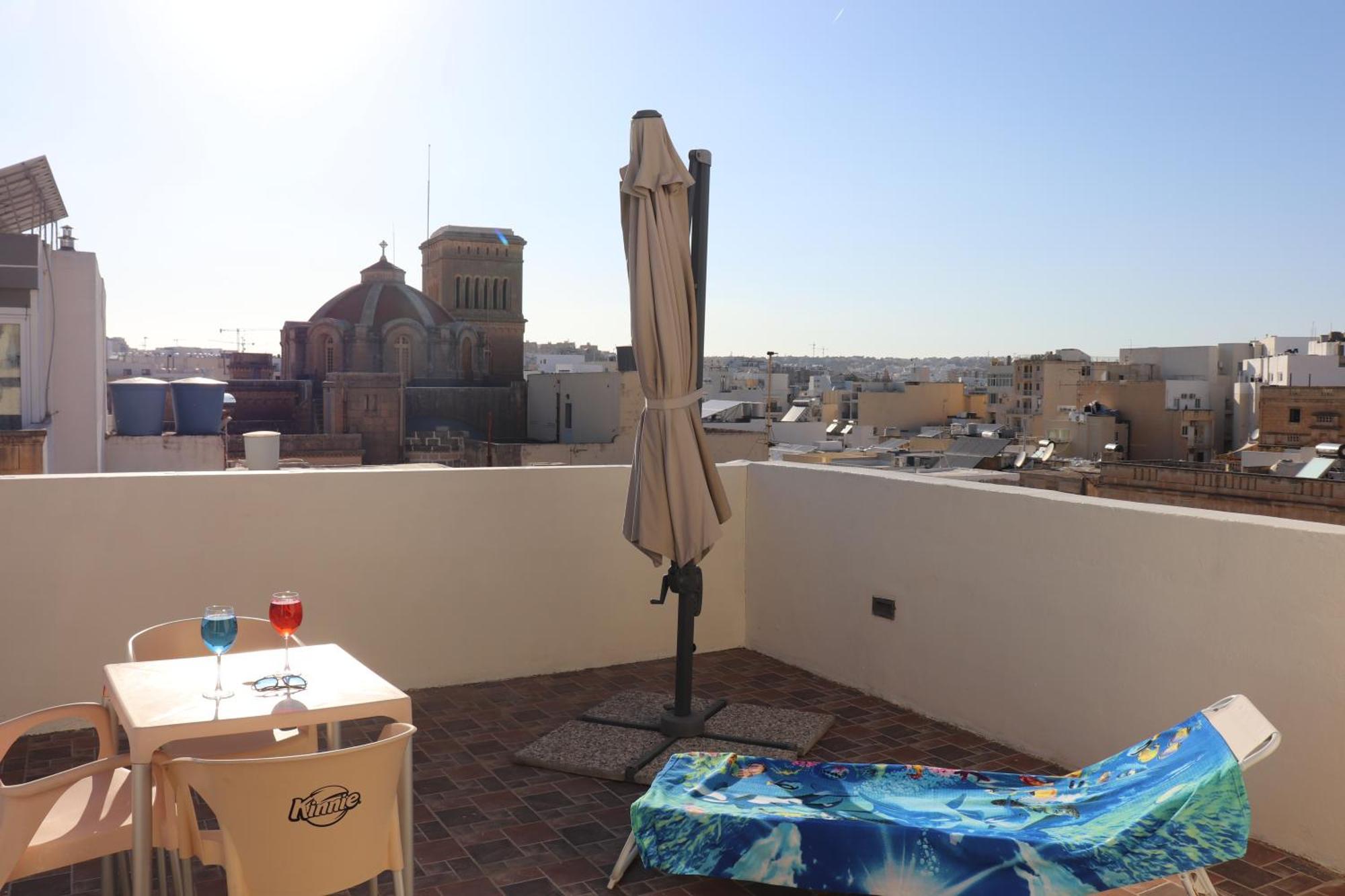 St Julians Sliema Penthouse 3 Minutes Walk From Seafront Exterior foto