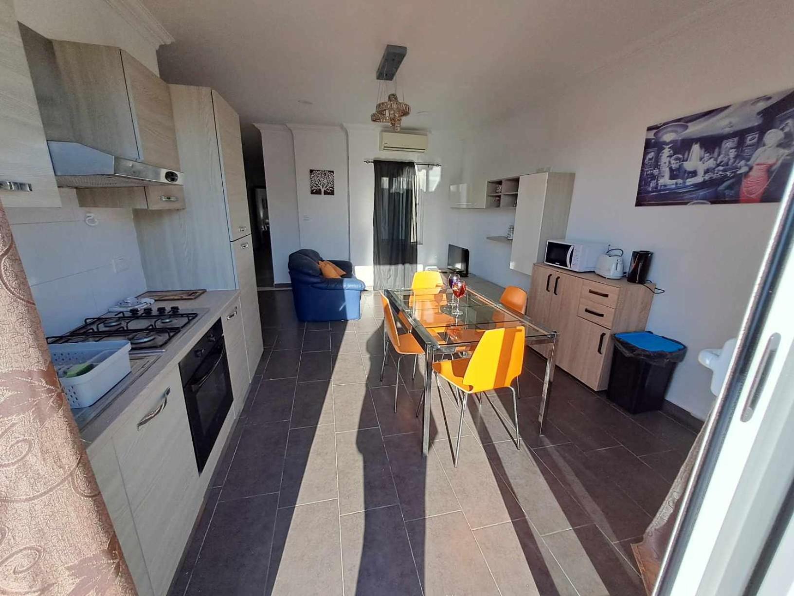 St Julians Sliema Penthouse 3 Minutes Walk From Seafront Exterior foto