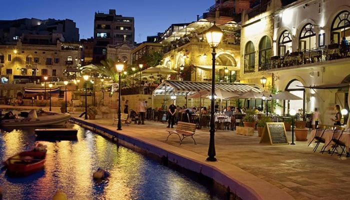 St Julians Sliema Penthouse 3 Minutes Walk From Seafront Exterior foto